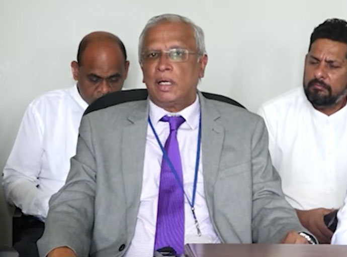 සංවර්ධන කමිටුවේ දී දෙමළ භාෂා පරිවර්තනය අත්හිටුවීම පිළිබඳ සුමන්තිරන් ආණ්ඩුවෙන් ප්‍රශ්න කරයි