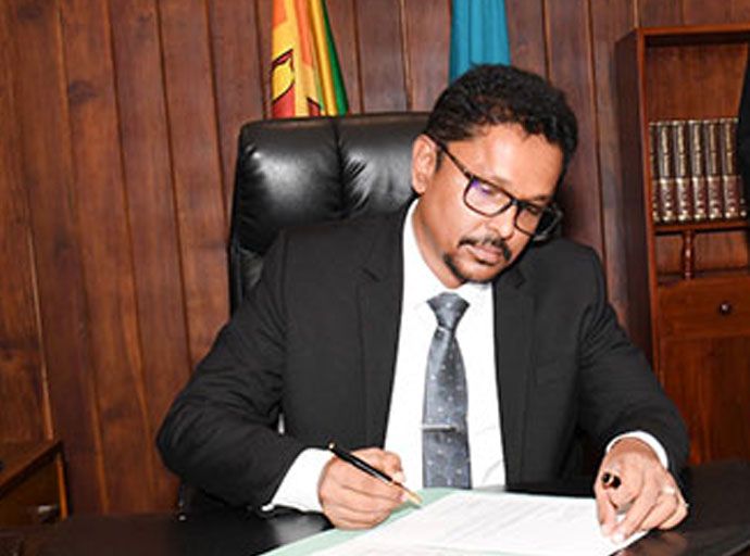 වරාය අධිකාරියේ ප්‍රභාත් මලවිගේ ට පෙත්සම් විභාගය අවසන් වන තෙක් වෙනත් තනතුරත්