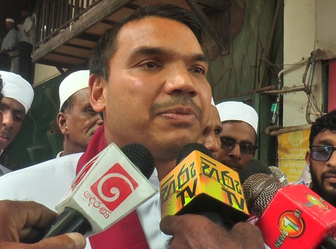 කැබ් ගෙන්වීම නවතා රටේ වෛද්‍යවරුන්ට හා වෘත්තිකයින්ට ඇහුම්කම් දෙන්න -නාමල් රාජපක්ෂ