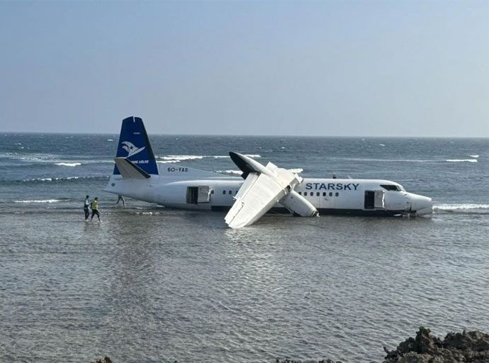 සෝමාලියාවේ මගී යානයක් කඩා වැටෙයි