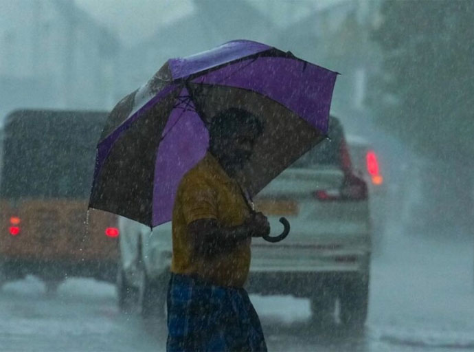 මඩකළපුවට මි.මී. 128 ඉක්මවූ තද වැසි; අඩු පීඩන කලාපය හේතුවෙන් මුහුදු ප්‍රදේශ රළු වෙයි