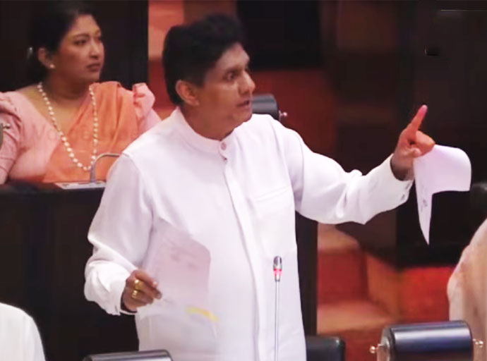 කාන්තා කොමිසම පිළිබඳ ප්‍රශ්න කරද්දි ආණ්ඩුවෙන් විපක්ෂ නායකවරයාට බාධා