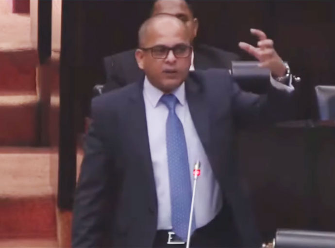 මාලිමා ආණ්ඩුවේ තක්කඩිත් හොරකම් කරනවා - එස් එම්. මරික්කාර්