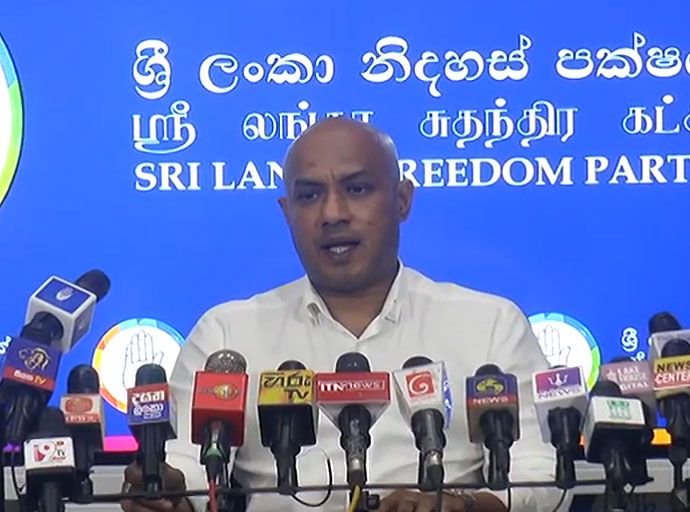 සලේ අත් අඩංගුවට ගත්තෙ පාස්කු ප්‍රහාරය සම්බන්ධයෙන් නම් ප්‍රශ්නයක් නෑ - දුමින්ද දිසානායක