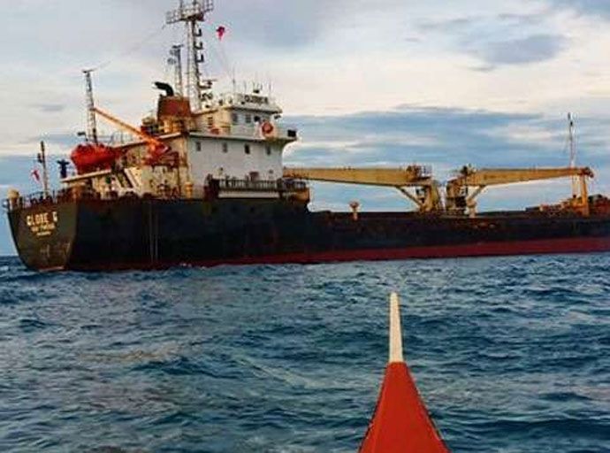 ගාල්ලට ඔබ්බෙන් අනතුරට පත් ඉරාන යුද නෞකාවේ සිටි පිරිසක් මුදාගනියි