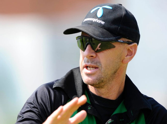 කාන්තා ක්‍රිකට් ප්‍රධාන පුහුණුකරු ලෙස ජේමි සිඩ්න්ස් පත් කරයි