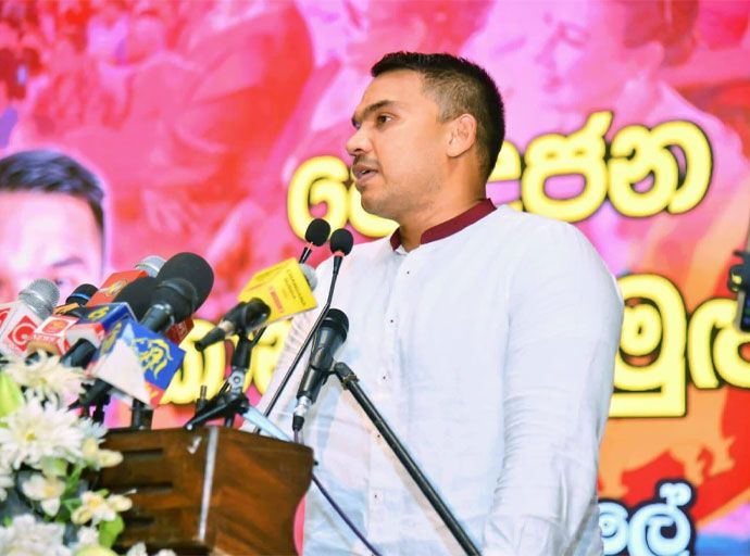 රට ආර්ථික වශයෙන් යම් පසුබෑමකට ලක්වෙන අවස්ථාවක දී පළමුවෙන් ම එය දැනෙන්නේ ගෙදර අම්මාට හෝ බිරිඳට - නාමල් රාජපක්ෂ