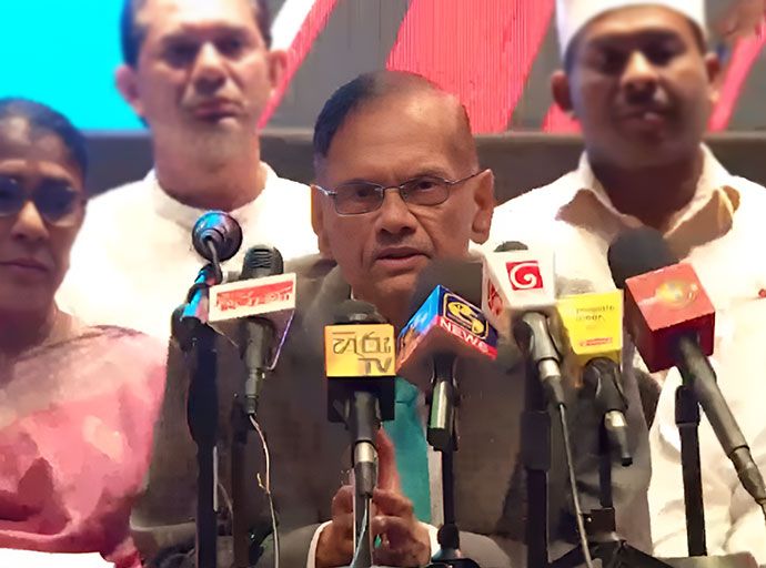 ජනාධිපතිවරයකු ගේ කටයුතුවල නිල නොනිල භාවයක් නැහැ - ජී. එල්. පීරිස්