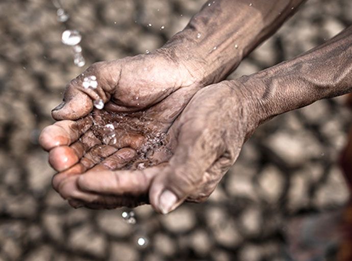 මෙරට ජනතාවගෙන් හතරෙන් එකක් දිළිඳුභාවයෙන් පෙළෙයි 