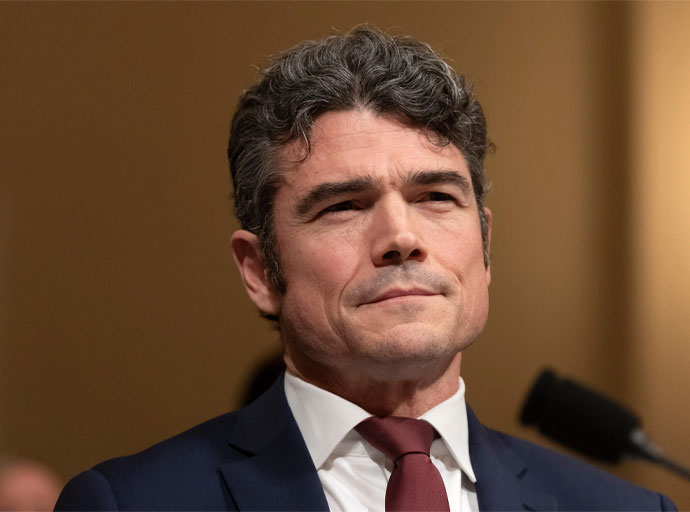 ට්‍රම්ප්ගේ ප්‍රති-ත්‍රස්ත මර්දන ප්‍රධානියා ඉල්ලා අස්වෙයි