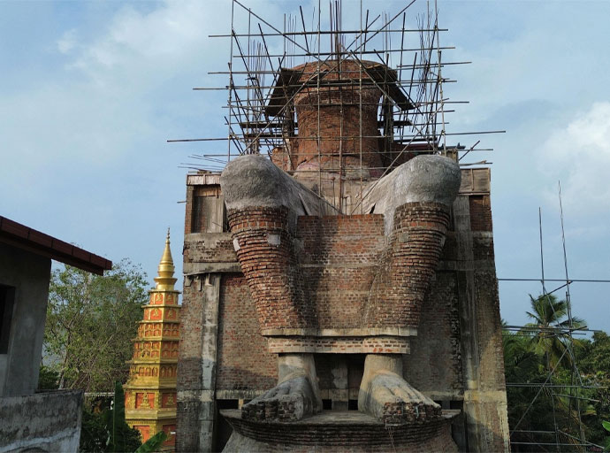 බුදුරජුන්  මැණික් පුටුවේ  වැඩහිදින  ආසියාවේ විශාලතම අනුරුව පුංචි කැලණි පුදබිමේ  ඉදිවෙයි