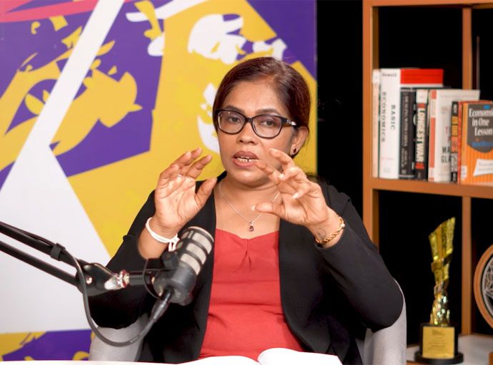 ලංකාව කියන්නෙ දැක්මක් නැති රටක් - මහාචාර්ය රේණුකා හේරත් (වීඩියෝ)