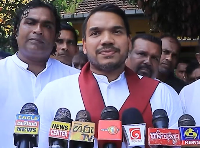 විපක්ෂය කියනකම් ඉන්න එපා; චෝදනා තියෙන බලශක්ති ඇමති ඉල්ලා අස්වෙන්න - නාමල් රාජපක්ෂ