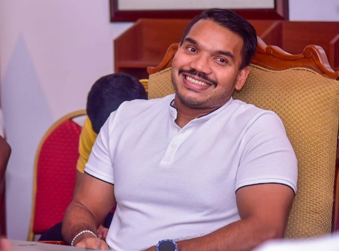 තමන් මිනිස්සු අන්දන බව නාමල් ම කියයි