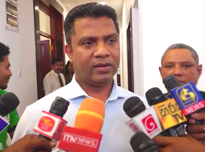 වෛද්‍ය වර්ජනය ගැන සෞඛ්‍ය අමාත්‍යවරයාගෙන් දැඩි ප්‍රකාශයක්