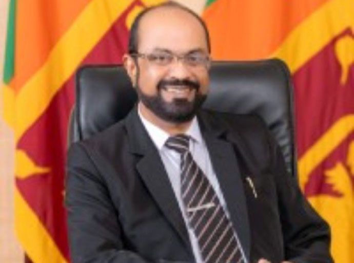 ගල් අඟුරු 'කළු' වුවද, 'සුදු' තැන් ද එහි ඇත