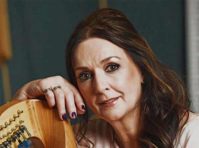 කෙල්ටික් සංගීතයේ මන්ත්‍රකාරිය, 'Clannad' හඬ Moya Brennan අභාවප්‍රාප්ත වෙයි