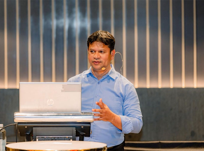 ඔලිම්පික් සිහිනය ගෙදරින් පටන් ගමු - ඔලිම්පික්   කමිටු  සභාපතිධුරයට  තරගවදින පොදු අපේක්ෂක ජස්වර් උමර්