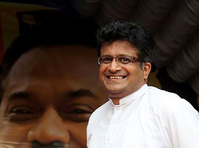 සලේ සැලේ; ගම්මන්පිල හැලේ; ‘මෙතෙක් හෙළිනොවූ අභ්‍යන්තර කතාව’