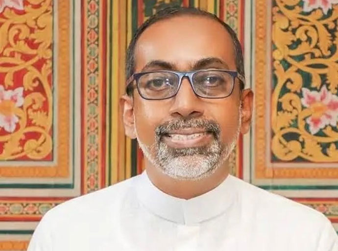 දීපචෙල්වන් ගේ පොත් නිදහස් කිරීම අපිට අයිති කටයුත්තක් නොවේ - සංස්කෘතික ඇමති