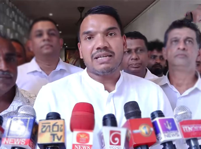 වෘත්තිය සමිතිවල ගැටලුවක් සම්බන්ධයෙන් මැදිහත් වෙන්න කිව්වම ගහලා එළවන තැනට ආණ්ඩුව පරිවර්තනය වෙලා - නාමල් රාජපක්ෂ