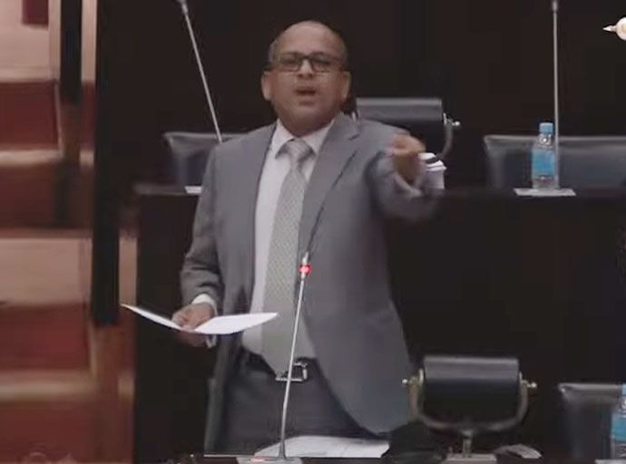 ආණ්ඩුවේ අලුත් ම වංචාව පොල් තෙල් - මරික්කාර් හෙළිකරයි