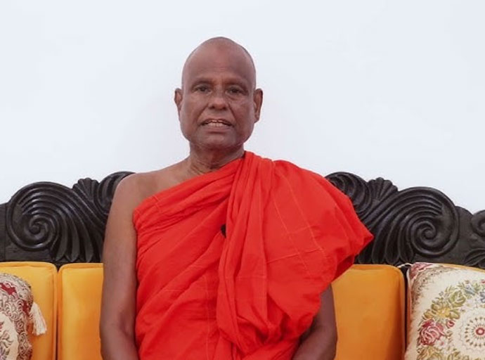 පල්ලේගම හේමරතන හිමි, පෞද්ගලික රෝලක සිටිය දී අත්අඩංගුවට