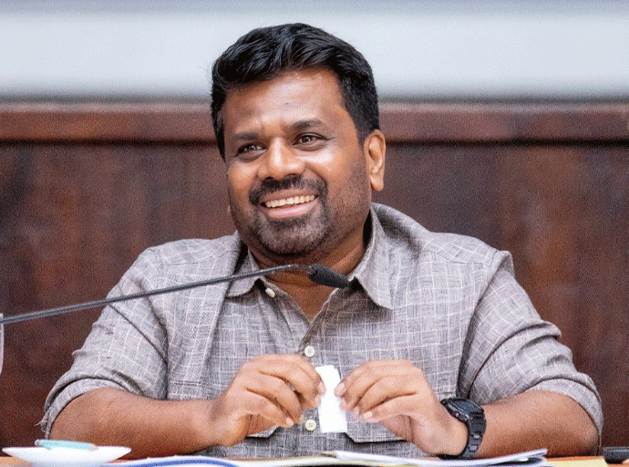 මතුවෙන අභියෝග ජය ගනිමින් ආපදාවෙන් විපතට පත්වූ ජනයා යළි පදිංචි කිරීම් කඩිනම් කරන්න - ජනපතිගෙන් උපදෙස්