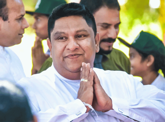 චාමර සම්පත්ට පනවා තිබූ විදෙස් ගමන් තහනම තාවකාලිකව ඉවත් කරයි