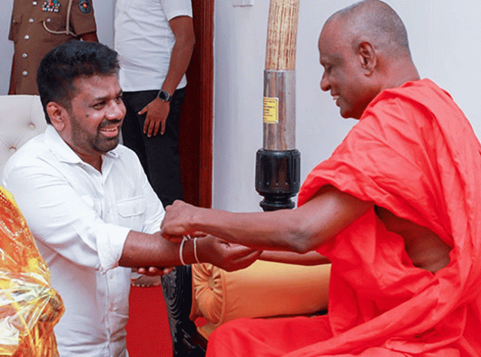 ආණ්ඩුව, අටමස්ථාන සිවුරෙන් ගෙල වැල ලා ගනී ද...?