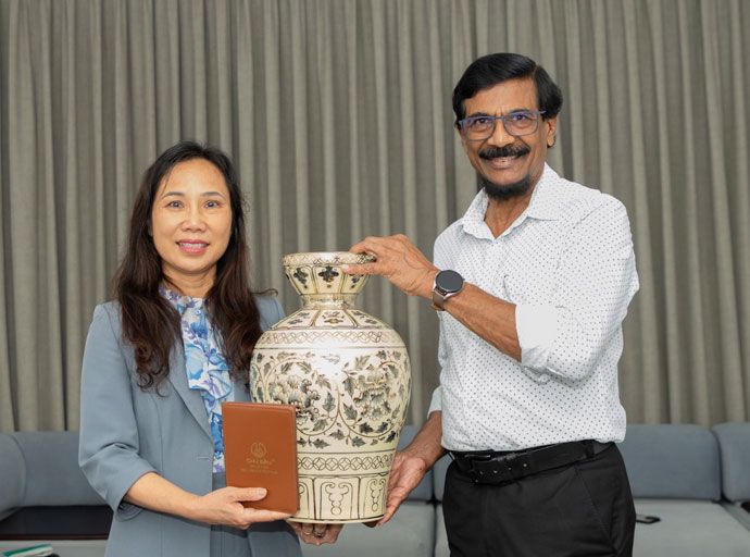 ජවිපෙ ප්‍රධාන ලේකම් සහ වියට්නාම් තානාපතිනිය අතර හමුවක්