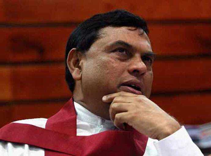 බැසිල් රාජපක්ෂ, භාෂ්වර ගුණරත්න, රූමි ජව්ෆර්, ඇතුළු පිරිසකට වරෙන්තු