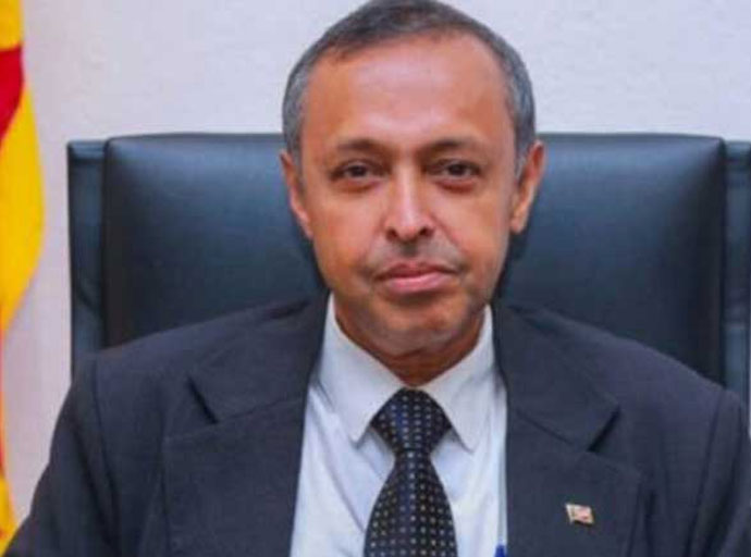 මහාචාර්ය කපිල පෙරේරා සිය ධුරයෙන් ඉල්ලා අස් වෙයි