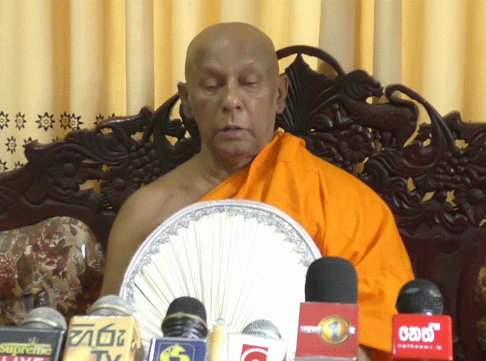බුද්ධ ධර්මයේ හඳුන්වාදී ඇති ආගමික ක්‍රම අනුගමනය කර ගැනීම මගින් ජීවිතය සාර්ථක කර ගැනීමට අධිෂ්ඨාන කර ගන්න - මල්වතු අනුනායක පූජ්‍ය දිඹුල්කුඹුරේ විමලධම්ම හිමි