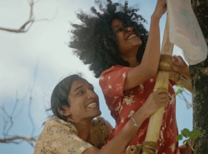 විමුක්ති ගේ සිනමා සිතීම; "Spying Stars" කියවීමක්