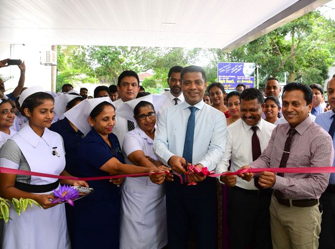 පේරාදෙණිය ශික්ෂණ රෝහලේ නව්‍යකරණය කළ හදිසි අනතුරු සහ හදිසි ප්‍රතිකාර ඒකකය සහ ප්‍රධාන වෛද්‍ය රසායනාගාරය ජනතා අයිතියට