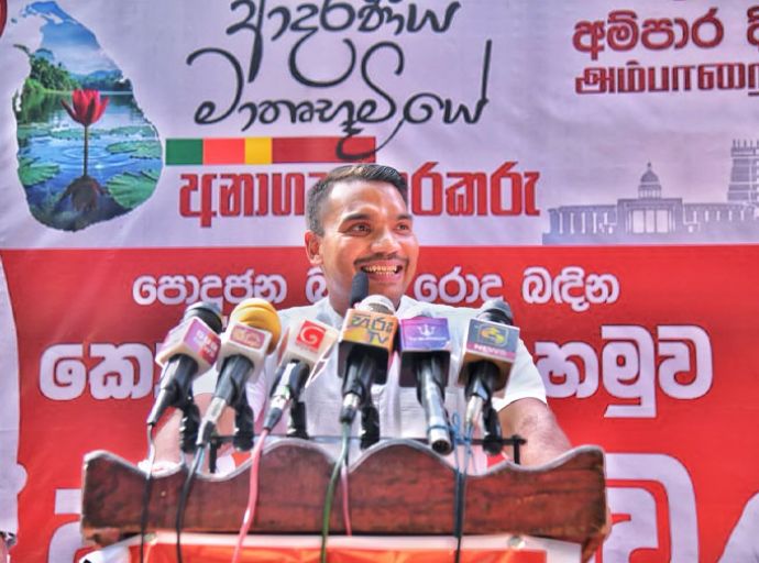 රටේ දේශීය විදේශීය ණය වගේ දෙගුණයක සම්පත් කොටියි, ජේවීපී එකයි විනාශ කරලා තියෙනවා -   නාමල් රාජපක්ෂ  