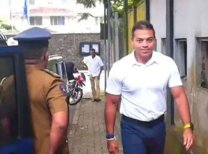 අත්අඩංගුවටපත් යෝෂිතට ඇප