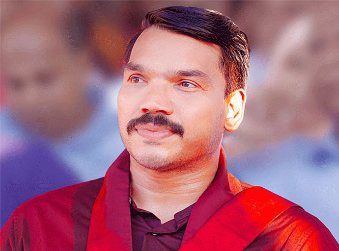 ලක්ෂ දොළහට විට්ස් කාර් එකක් දෙනවා කිවුව ආණ්ඩුව දැන් ගෙවීමේ ක්‍රමයට හාල් දෙන තැනට පත්වෙලා - නාමල් රාජපක්ෂ