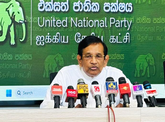 මාලිමාවට ජනතාව ඡන්දය දුන්නෙ හිටපු හොරු අල්ලලා මාලිමාවෙ අයට හොරකම් කරන්න ද...? - රාජිත සේනාරත්න