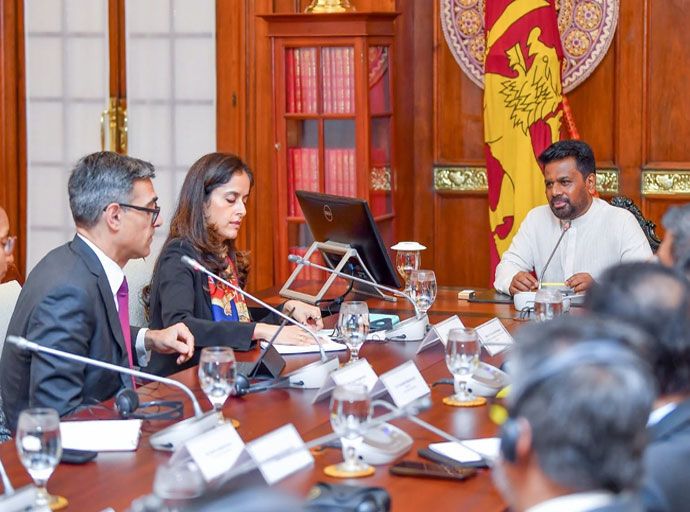 ජාත්‍යන්තර මූල්‍ය අරමුදලේ ආසියා සහ පැසිෆික් දෙපාර්තමේන්තුවේ නියෝජ්‍ය අධ්‍යක්ෂවරිය සහ ජනපති අතර හමුවක්