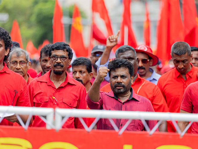 ජවිපෙට ජාතික ජන බලවේගය හරහා පක්ෂයේ පැරණි "සංවෘත/ප්‍රතිරෝධී" ස්වභාවය පවත්වාගෙන යා  හැකි ද...?