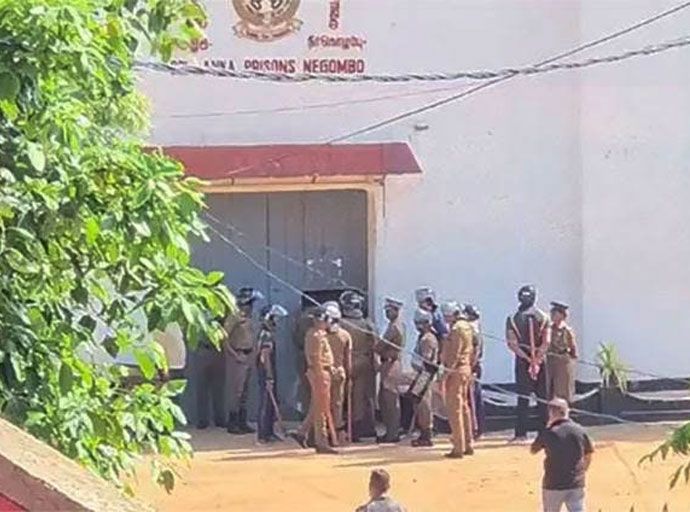 මීගමුවේ සිටි රැඳවියන් දෙසීයකට මිනී මැරුම් චෝදනා