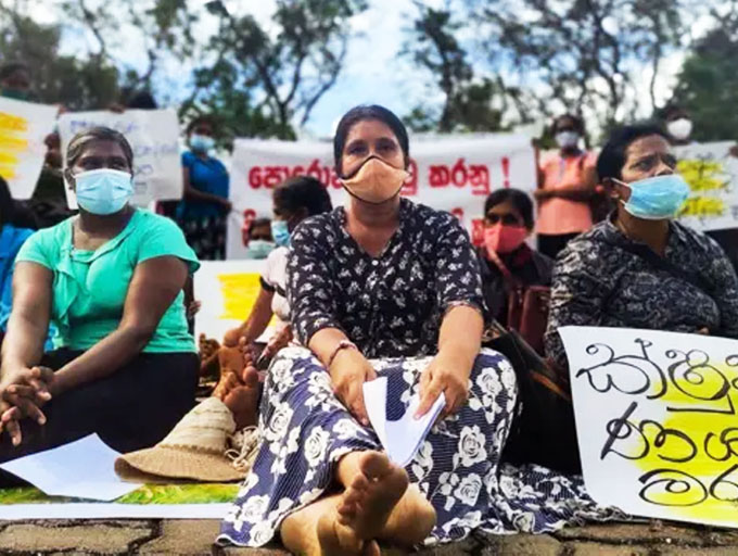 ජාජබ (NPP) ආණ්ඩුව පවා ඇස් කන් පියාගෙන සිටින ලංකාවේ ක්ෂුද්‍ර මූල්‍ය අර්බුදය