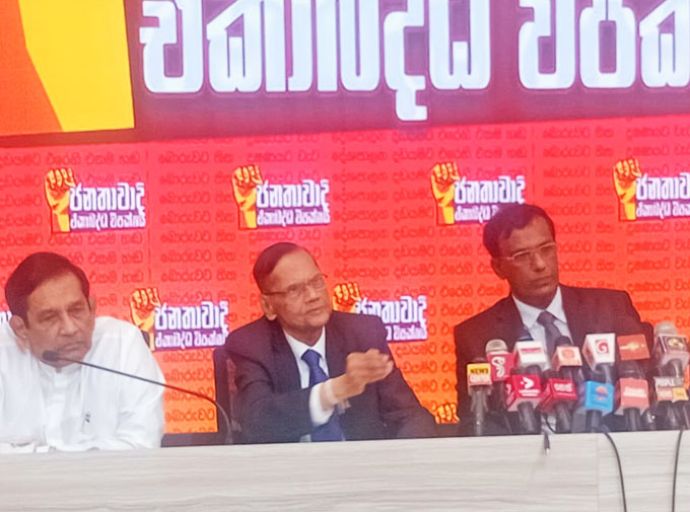 විනිසුරුවරුන් වැඩ කරන කාලය දීර්ඝ කරන්න කියල කවුරුවත් ඉල්ලලා නැහැ - මහාචාර්ය ජී. එල්. පීරිස් 