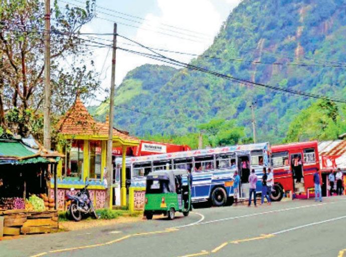 දුරගමන් බස් නැවතුම් ආශ්‍රිත වෙළෙඳසැල් වටලයි