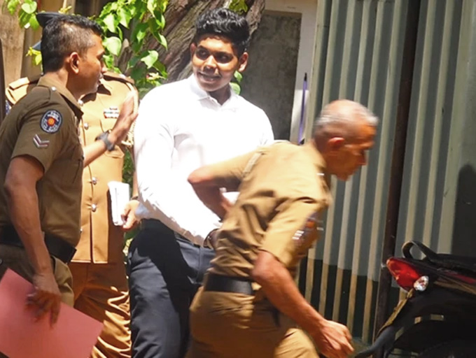 හිටපු රාජ්‍ය අමාත්‍ය ශාන්ත බණ්ඩාර ගේ පුත්‍රයා  ලබන 27 දක්වා රිමාන්ඩ්