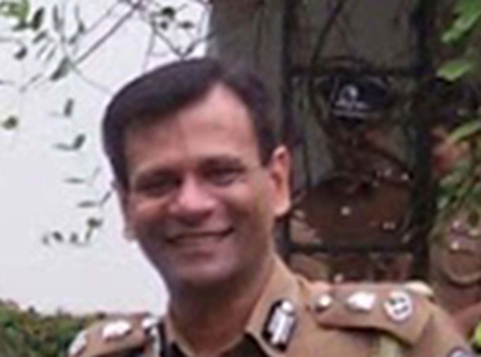 ජ්‍යෙෂ්ඨ පොලිස්පති රන්මල් කොඩිතුවක්කුට දුරකතනයෙන් බැණ තර්ජනය කළ පුද්ගලයාට අධිකරණයේ පෙනී සිටින්නැයි නියෝග