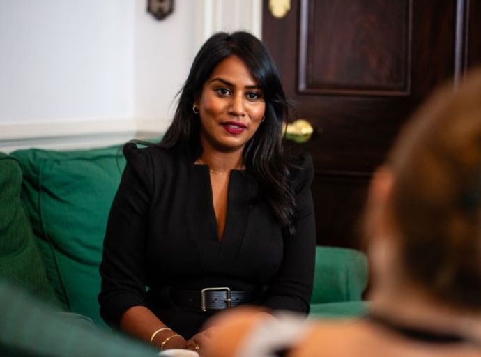 ශ්‍රී ලාංකික සම්භවයක් සහිත මන්ත්‍රීවරිය බ්‍රිතාන්‍යයේ අමාත්‍ය පදවියකට