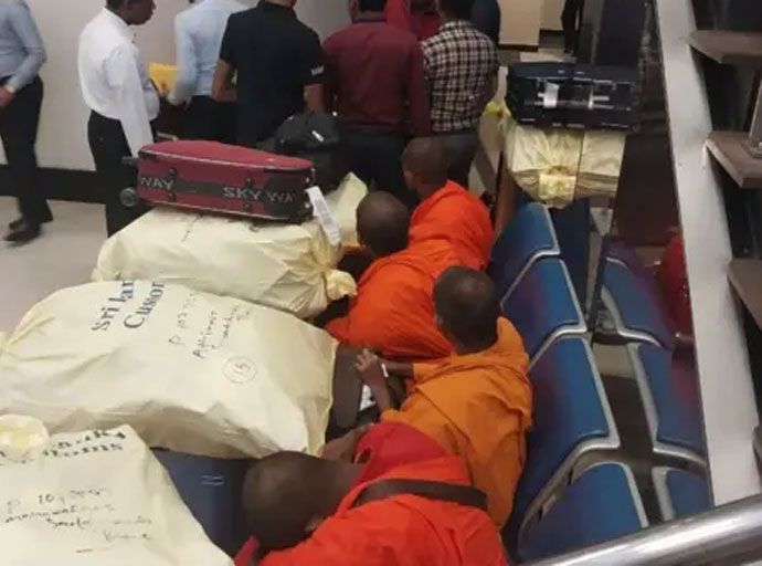 තායිලන්තයේ සිට කුෂ් මත්ද්‍රව්‍ය රැගෙන ආ භික්ෂුන් සිව්දෙනකුට ඇප